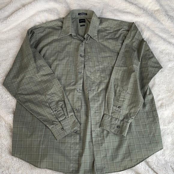 Green Arrow Button Down Shirt - Picture 1 of 4